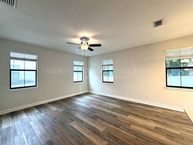 Photo - 2865 Mayer St House