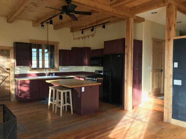 Foto del edificio - Mountain-View Country Living Near the Teton River