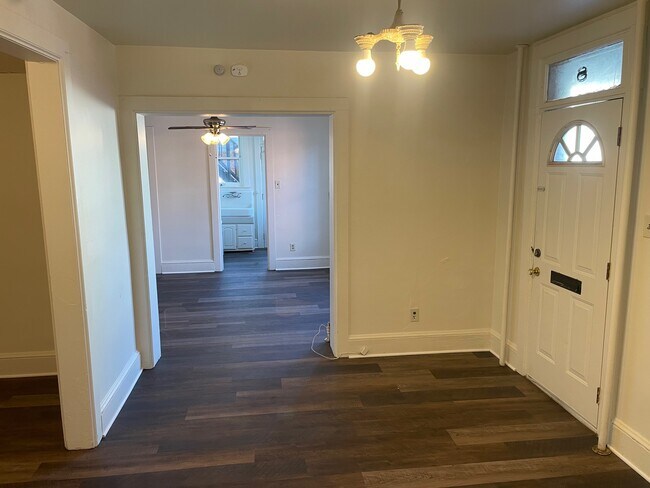 Foto del edificio - 501 W Market St