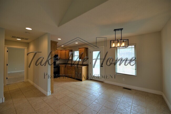 Foto del edificio - 3 Bedroom in East Springfield!