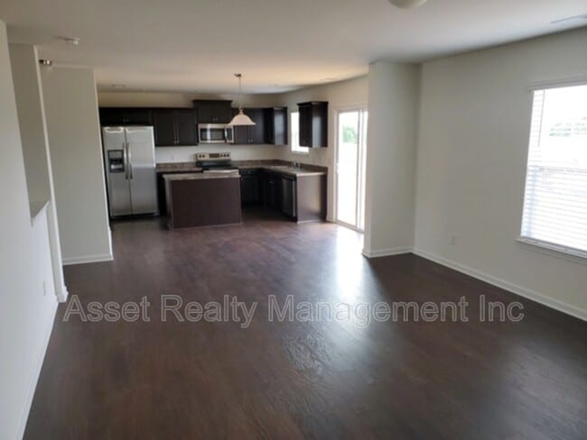 Building Photo - 2545 Cottonwood Dr