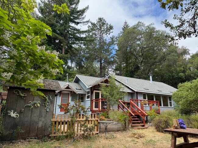 Foto del edificio - Welcome Home to Karas Lane. In the Country...