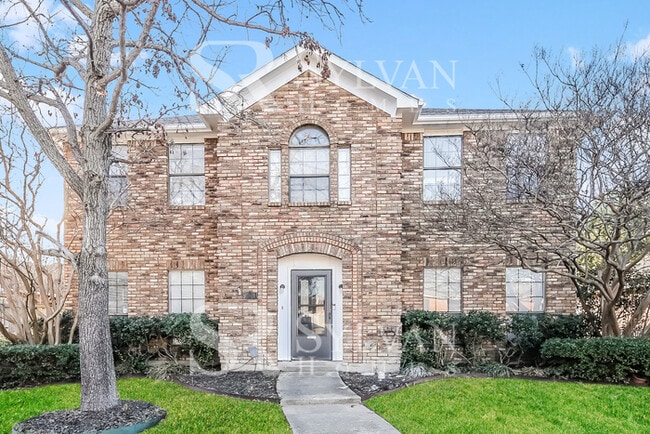 Building Photo - Prepare to be impressed by this 3 bedroom, 2.5 bathroom home