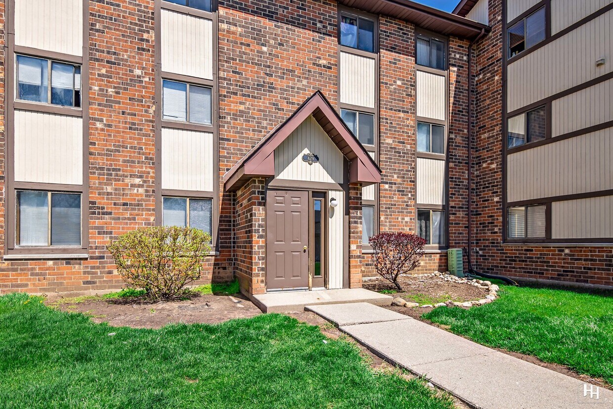 429 Berkshire Dr Unit 21, Crystal Lake, IL 60014 Condo for Rent in
