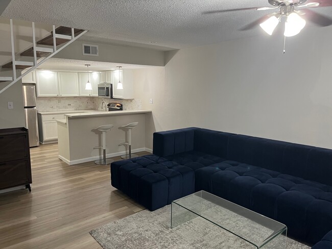 Building Photo - 3121 Park Ln