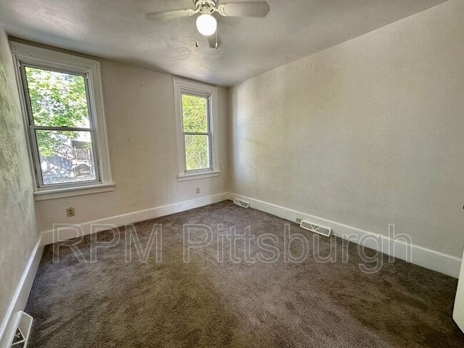Foto del edificio - 817 N Sheridan Ave