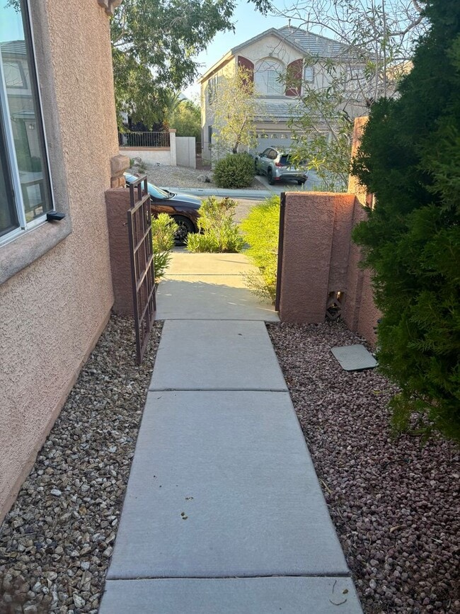 Foto del edificio - Wonderful single story rental in the heart of Summerlin