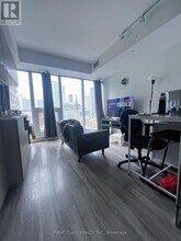 Building Photo - 77 Shuter St