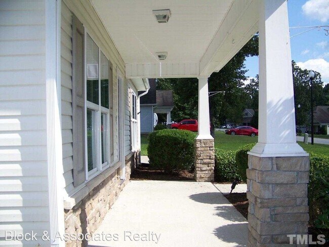 Building Photo - 3 br, 2 bath House - 118 Gold Court
