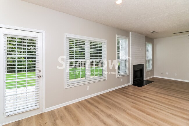 Building Photo - 203 Weatherstone Crossing