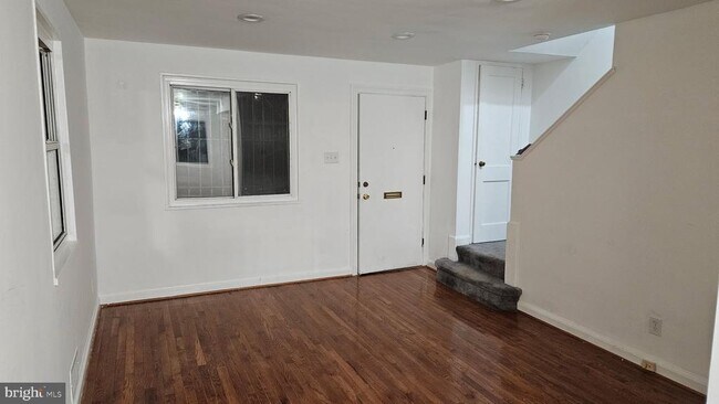 Building Photo - 4213 Hildreth St SE