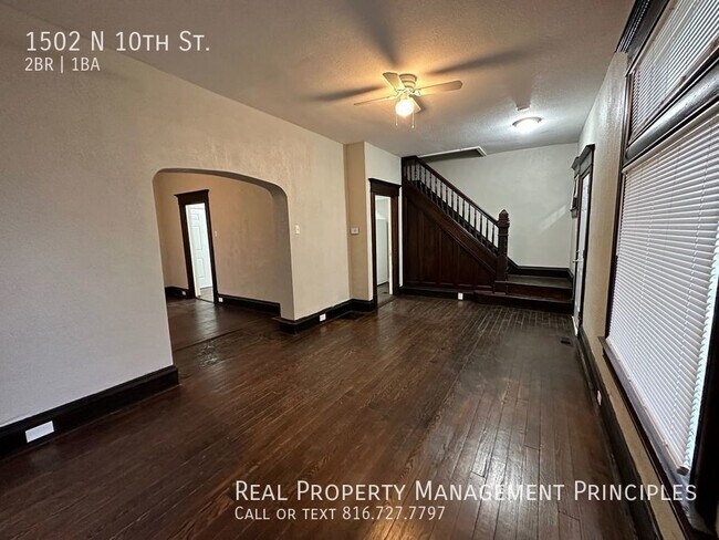 Foto del edificio - Spacious, Completely Remodeled Townhouse i...