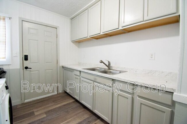 Foto del edificio - 204 S Fifth St