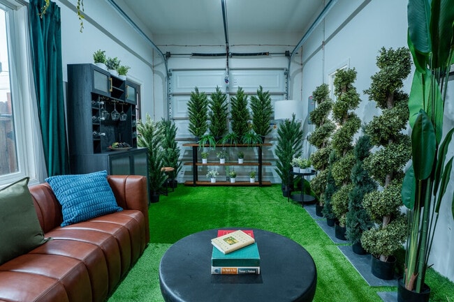 Foto del edificio - 2732 Fair Oaks Ave