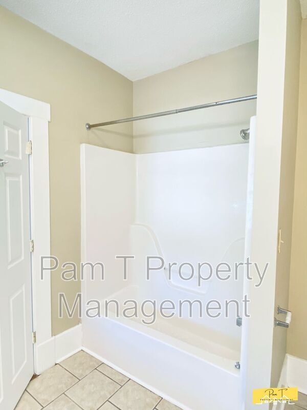 Foto del edificio - 527 E 38th St