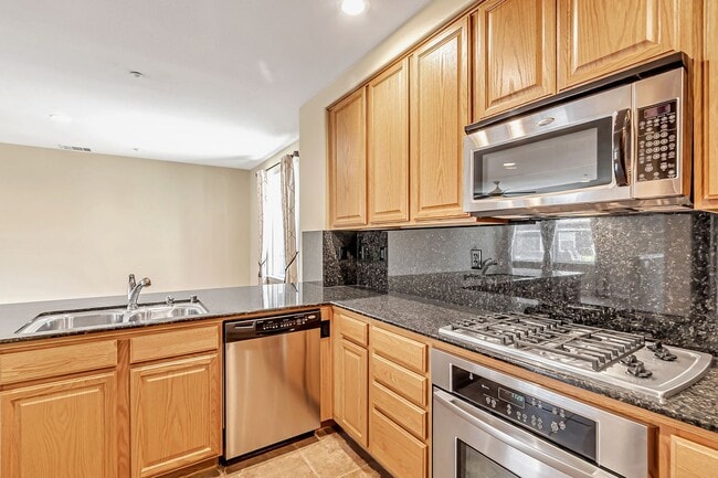 Building Photo - 327 Bautista Pl