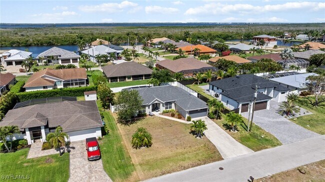 Building Photo - 2616 SW 29th Ave