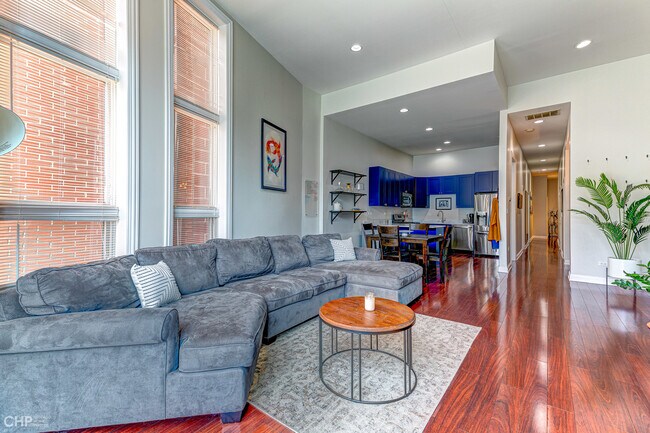 Foto del edificio - 3505 N Elston Ave