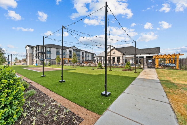 Building Photo - The Summit At Walnut Creek