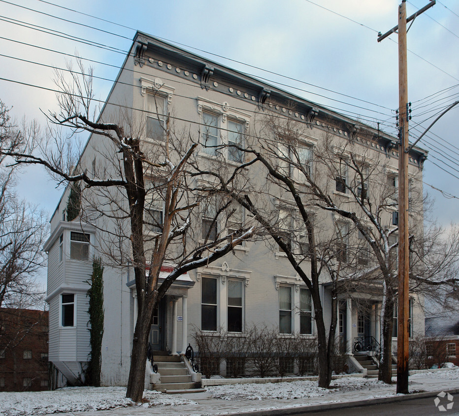 Building Photo - 130-134 William Howard Taft Rd