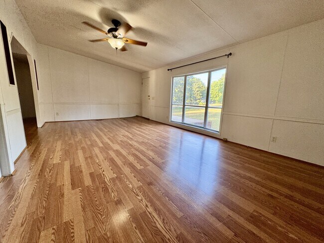 Foto del edificio - 2120 Peeler Rd
