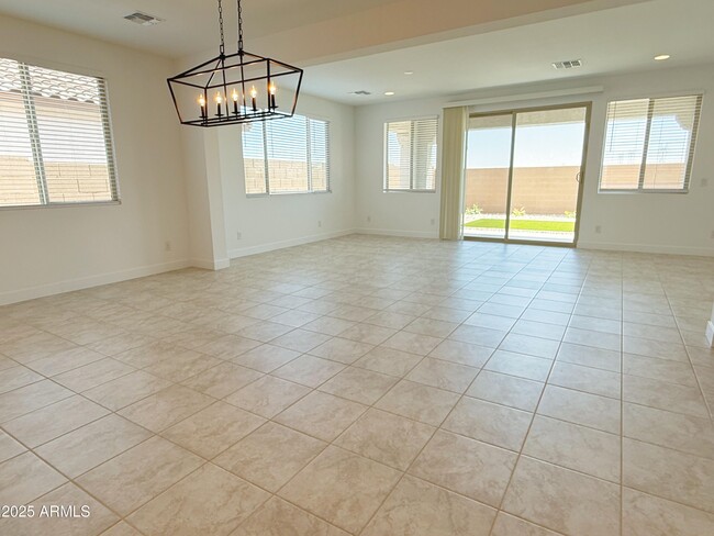 Building Photo - 14807 W Soft Wind Dr