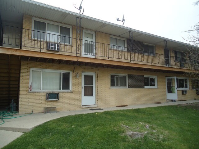 Primary Photo - 8640 S 82nd Ct