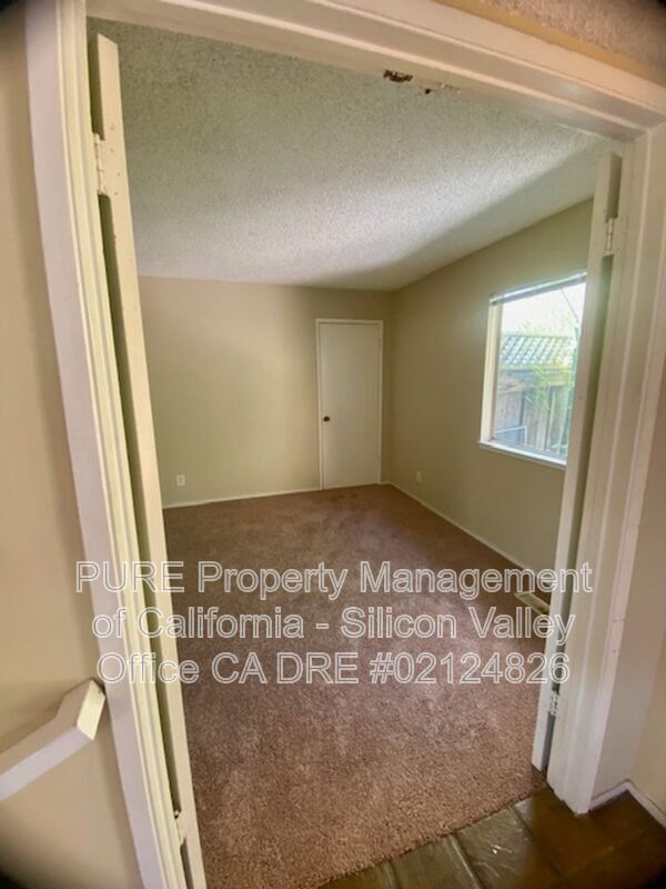Building Photo - 334 Otono Ct
