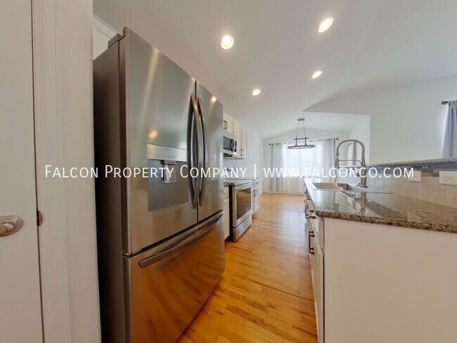 Building Photo - 6101 San Mateo Dr