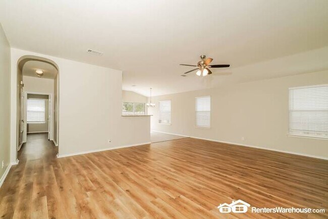 Building Photo - $500 off 2nd months rent. One Story 3 bedr...