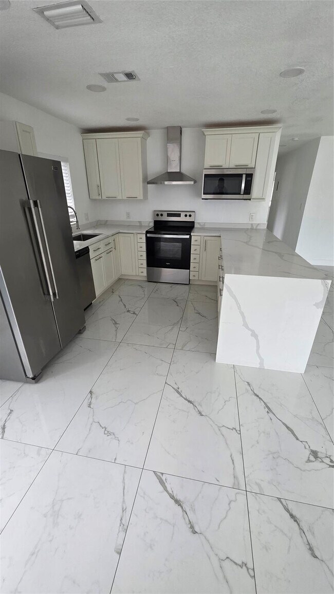 Foto del edificio - 5332 NW 18th St