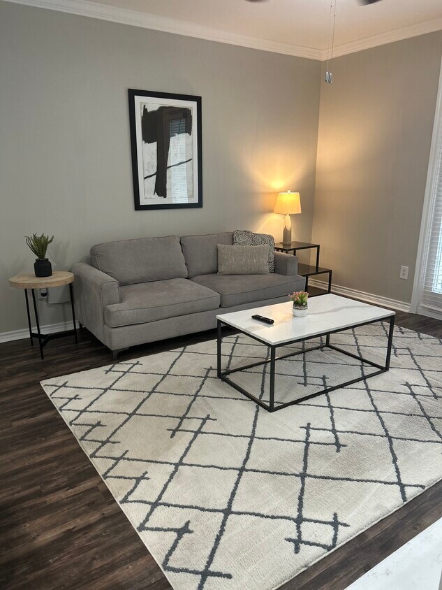 Foto principal - 2404 N Washington Ave