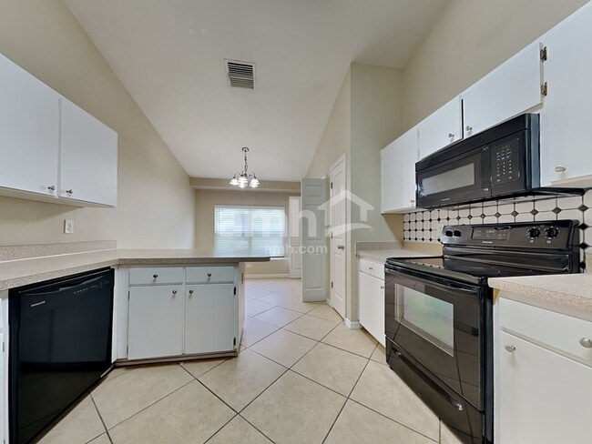 Building Photo - 1509 Kirtley Dr