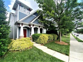 Building Photo - 1009 Circandian Ct