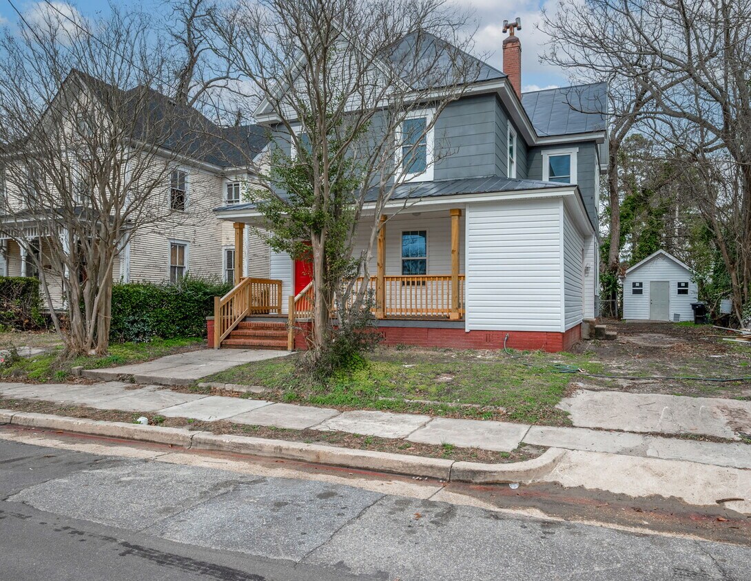 200 W Burgess St, Elizabeth City, NC 27909 House Rental in Elizabeth