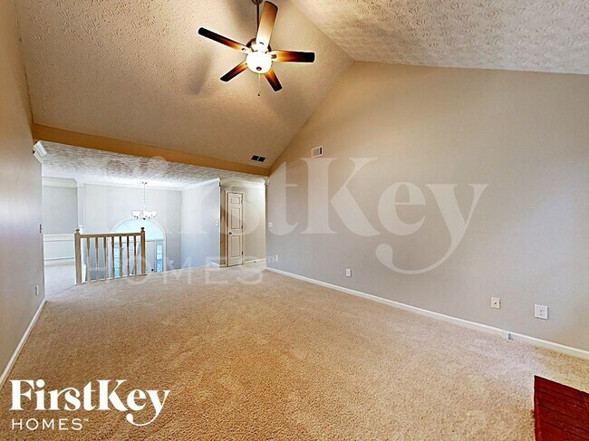 Foto del edificio - 35 Pebble Brooke Pass