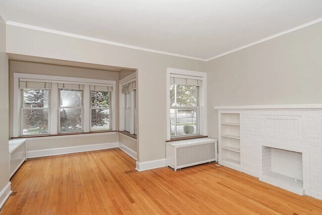 Building Photo - 4418 N Manor Ave