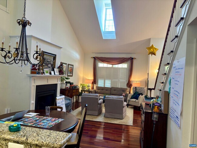 Foto del edificio - 836 Colridge Dr