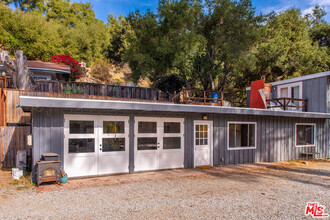 Building Photo - 1710 Topanga Skyline Dr