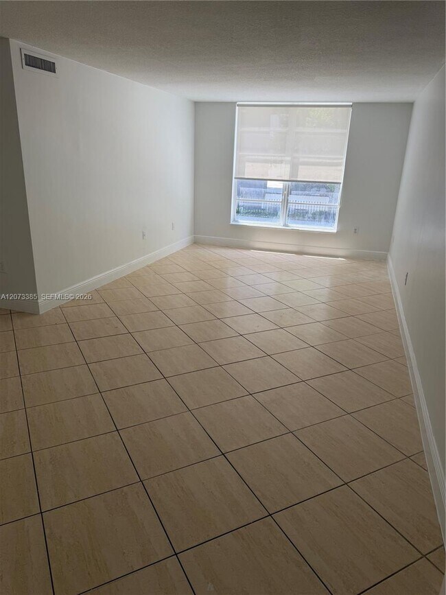 Foto del edificio - 210 SW 11th St