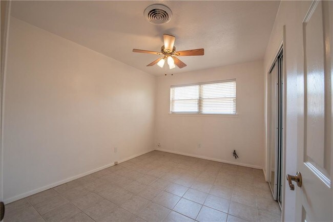 Building Photo - 107 Oak Ridge Terrace