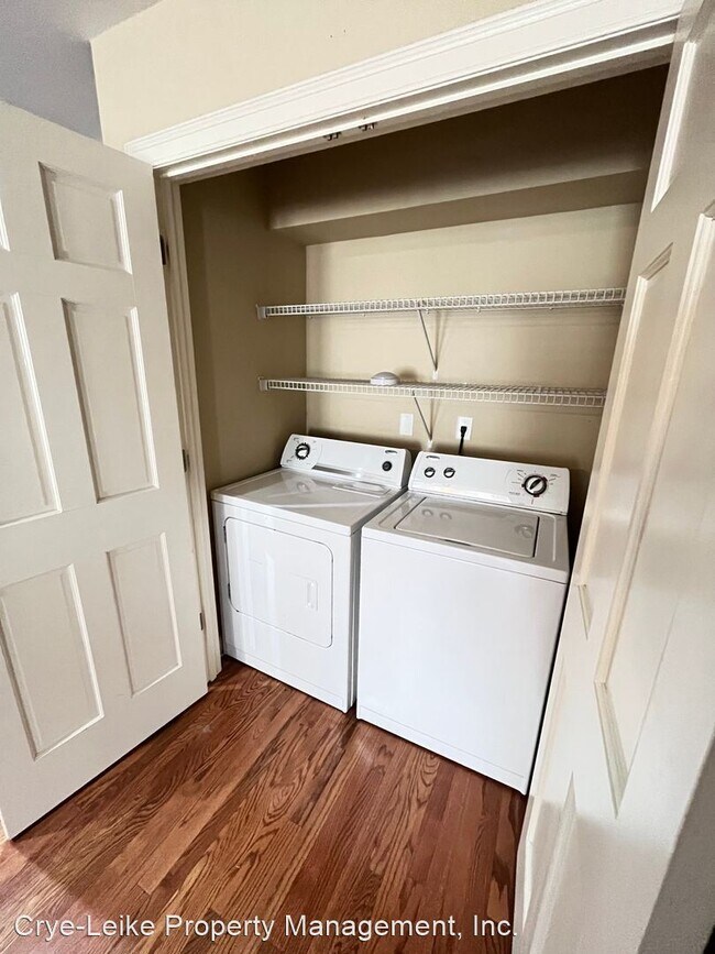 Building Photo - 2 br, 1.5 bath House - 1685 Regents Park Dr