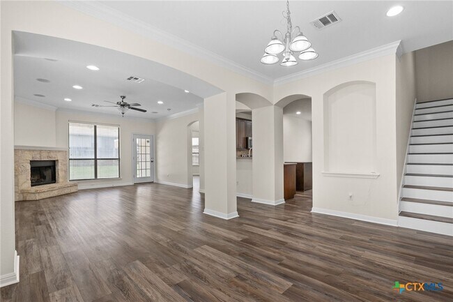 Foto del edificio - 3401 Castleton Dr