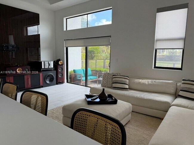 Foto del edificio - 4384 NW 8th Ct