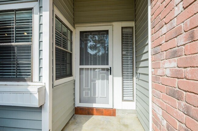 Building Photo - 14314 Moorfield Dr