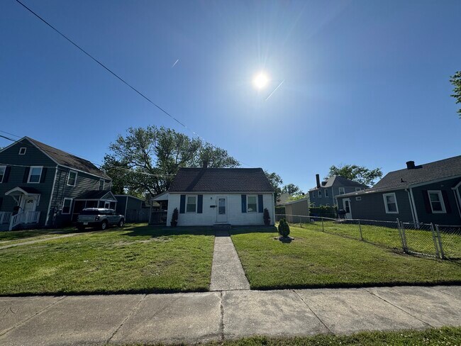 Foto del edificio - 1625 Wickham Ave