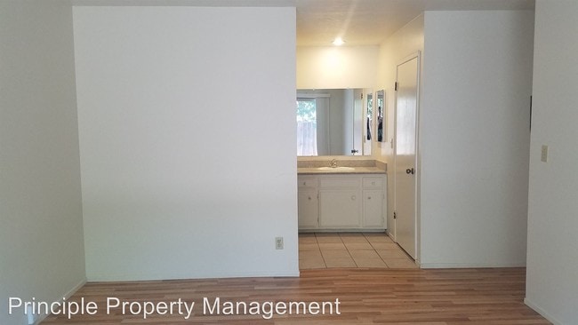 Building Photo - 1094 Delna Manor Ln
