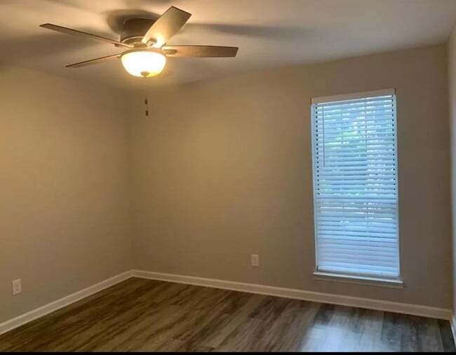 Bedroom - 515 Granville Ct