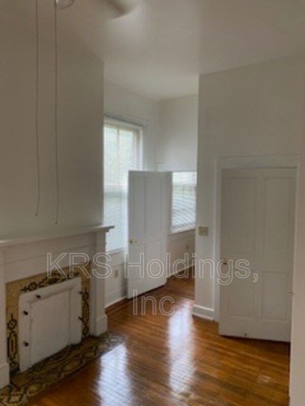 Foto del edificio - 647 W Washington St
