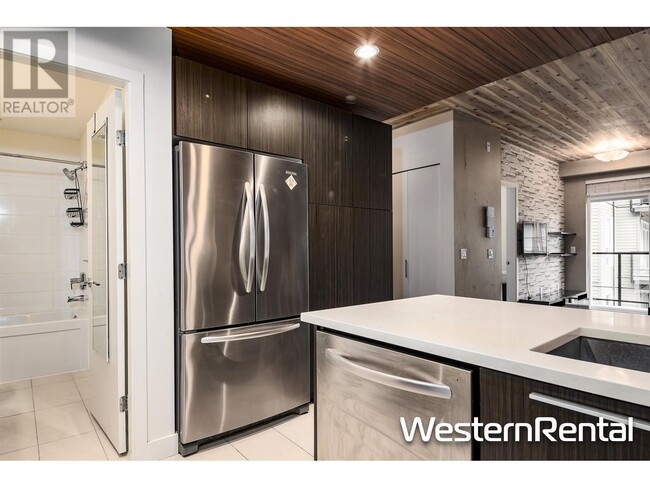 Photo du bâtiment - 6033-6033 Gray Ave